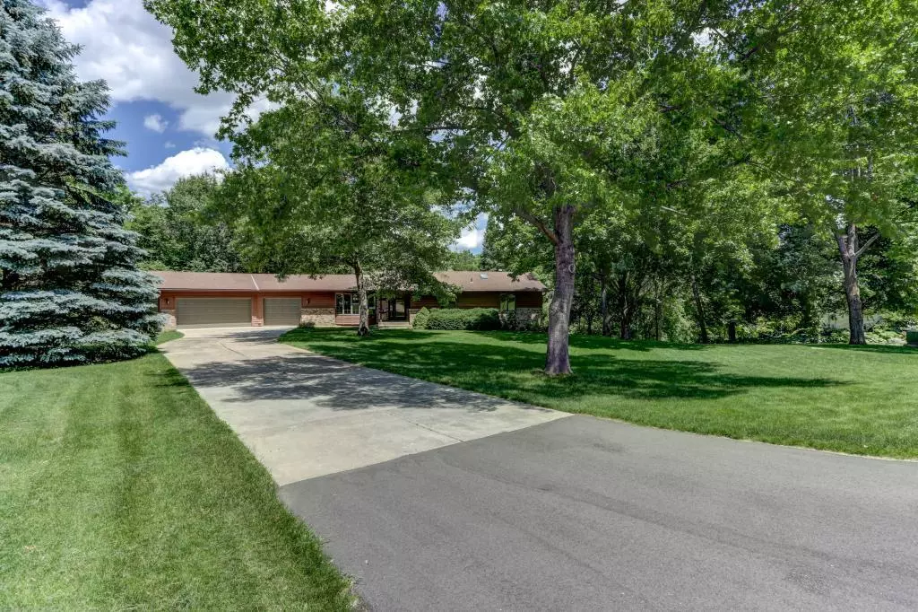 Prior Lake, MN 55372,16020 Creekwood RD