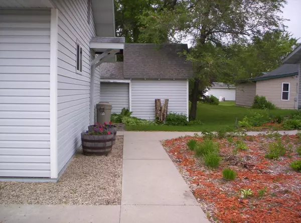 Menahga, MN 56464,20 Elm AVE NE