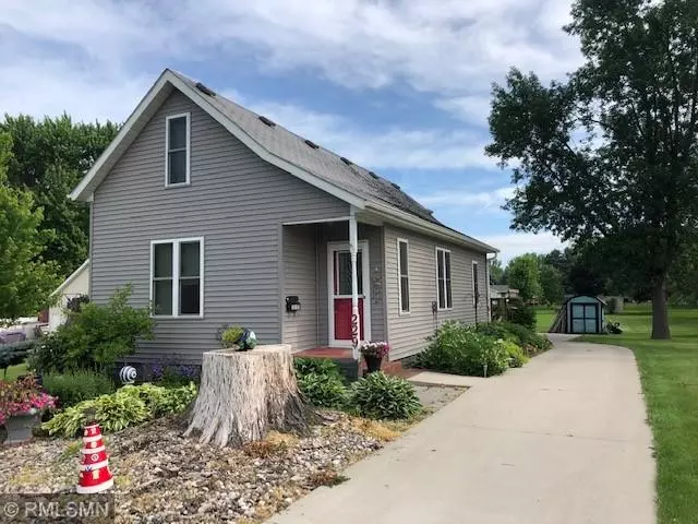 Hutchinson, MN 55350,229 5th AVE NE