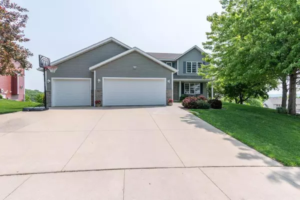 2637 Boulder Ridge DR NW, Rochester, MN 55901