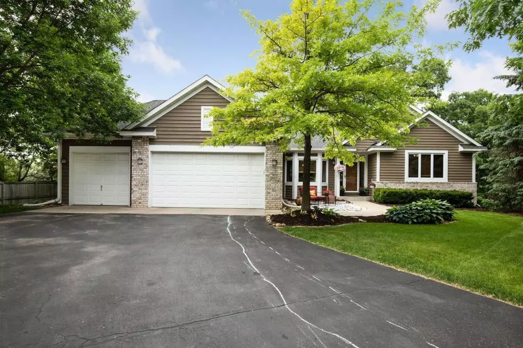 Eagan, MN 55122,3857 Kings Wood CT