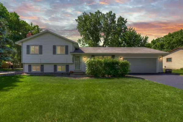 10505 104th PL N, Maple Grove, MN 55369