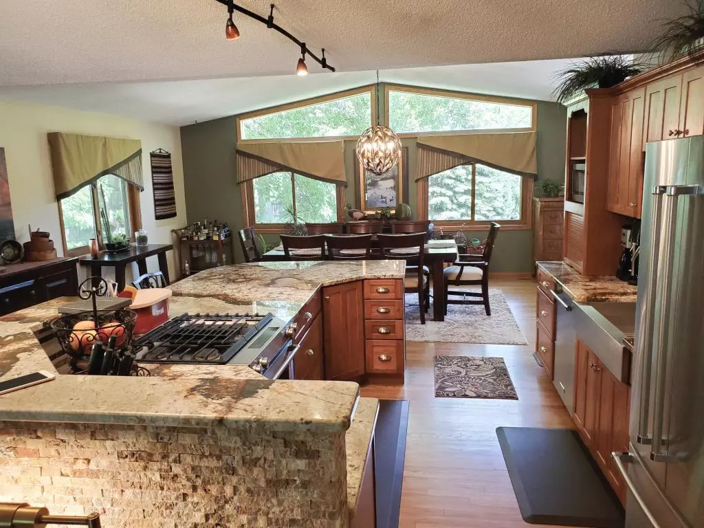 Chanhassen, MN 55317,980 Redwing CT