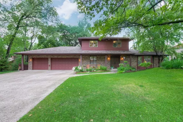 Burnsville, MN 55337,208 Krestwood DR