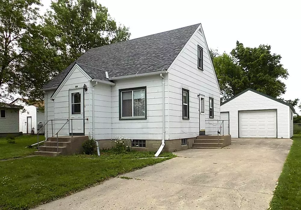 Winthrop, MN 55396,422 W 3rd ST