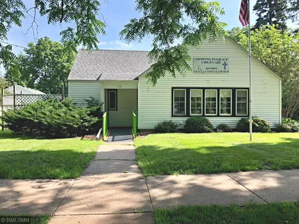 719 Ferry ST, Le Sueur, MN 56058