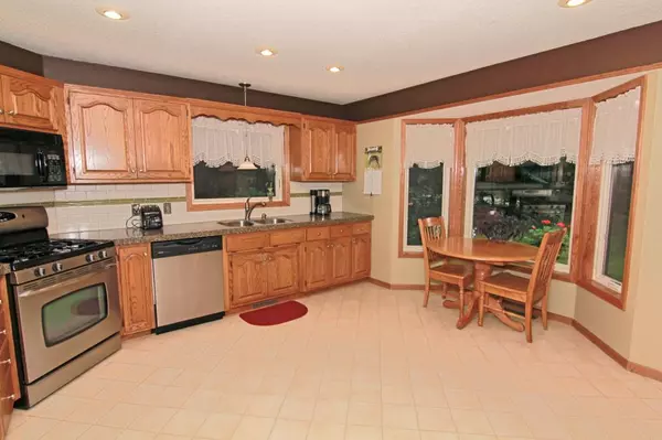 Lino Lakes, MN 55014,907 Lois LN