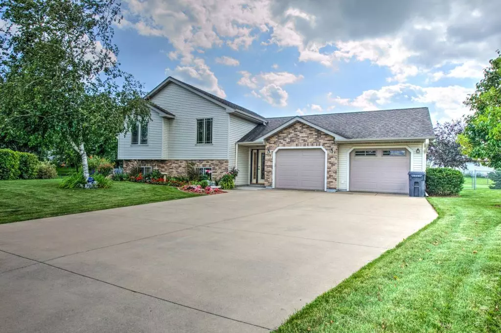 Roberts, WI 54023,108 French CT