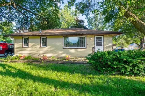 5113 Howe LN, Brooklyn Center, MN 55429