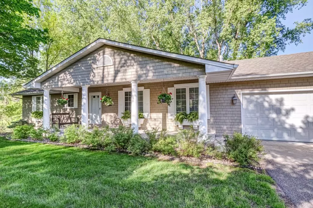 Minnetonka, MN 55305,2708 Crestwood CIR