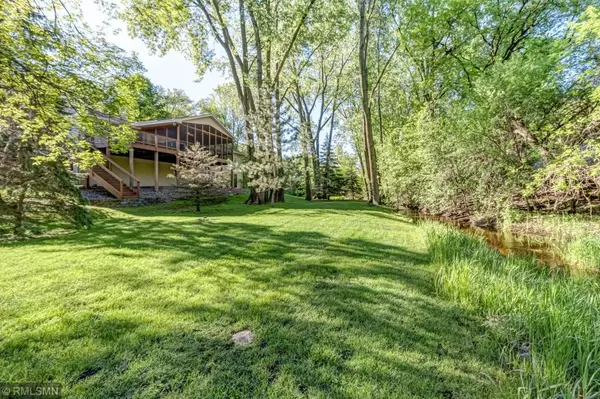 Minnetonka, MN 55305,2708 Crestwood CIR