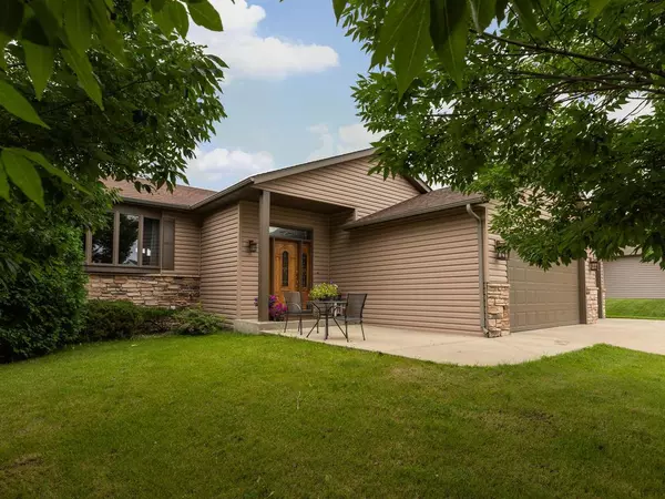 Rochester, MN 55901,622 Manor Ridge DR NW