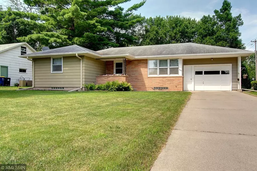 327 Spring ST N, Northfield, MN 55057