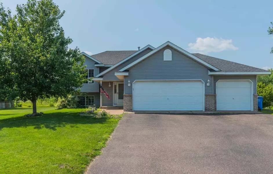 7639 Coventry CIR, North Branch, MN 55056