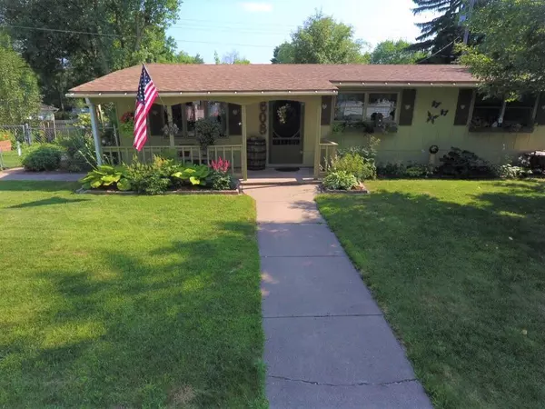 608 Michaelson ST N, North Hudson, WI 54016