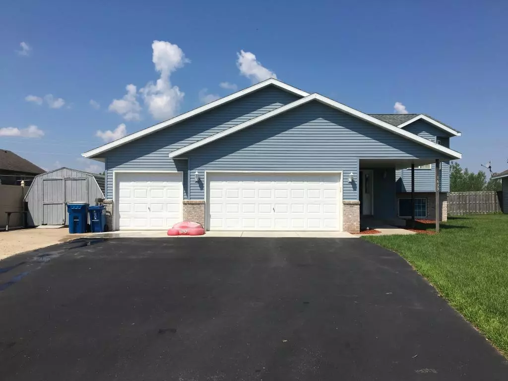 Sauk Rapids, MN 56379,1693 Perennial CT NE