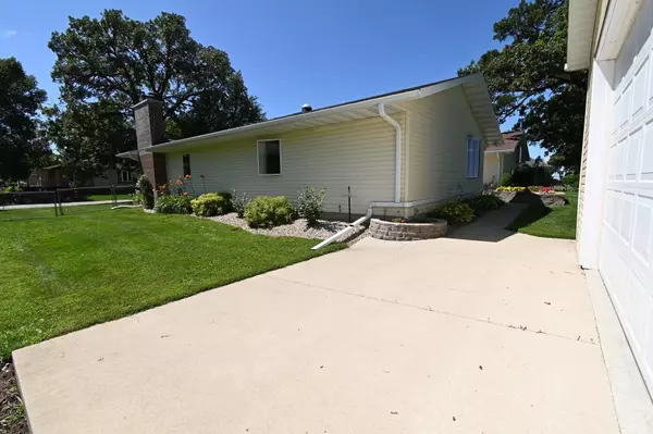 Emmons, MN 56029,240 Oak ST