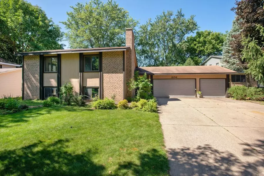 2156 Kings TER, Woodbury, MN 55125