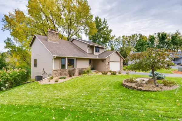 4354 Woodduck CIR, Eagan, MN 55122