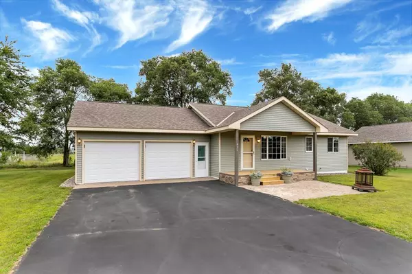 426 3rd ST NW, Richmond, MN 56368