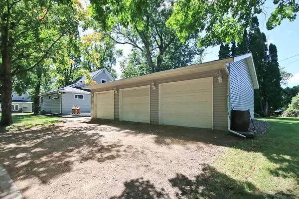 Glencoe, MN 55336,1229 15th ST E