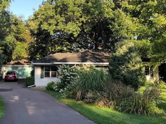 3215 Lee AVE N, Golden Valley, MN 55422