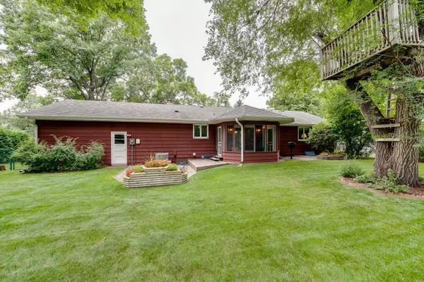 Shoreview, MN 55126,394 E Horseshoe DR