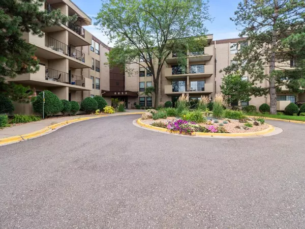 6650 Vernon AVE S #401, Edina, MN 55436