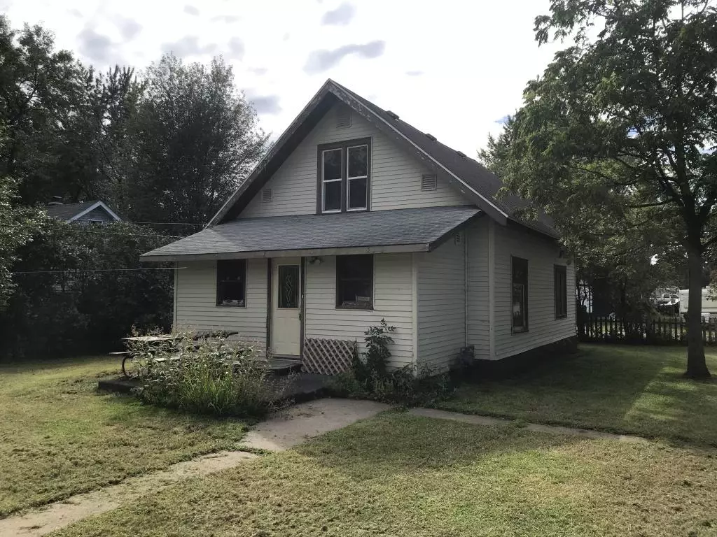 Chetek, WI 54728,926 6th ST