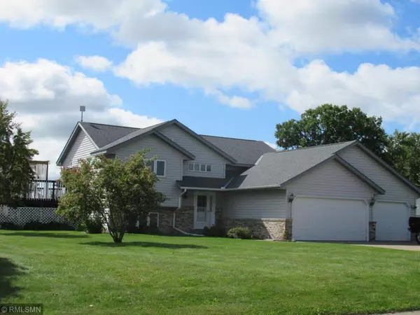 670 W 11th ST, Rush City, MN 55069