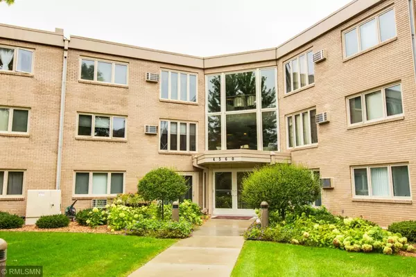 Edina, MN 55436,4360 Brookside CT #101