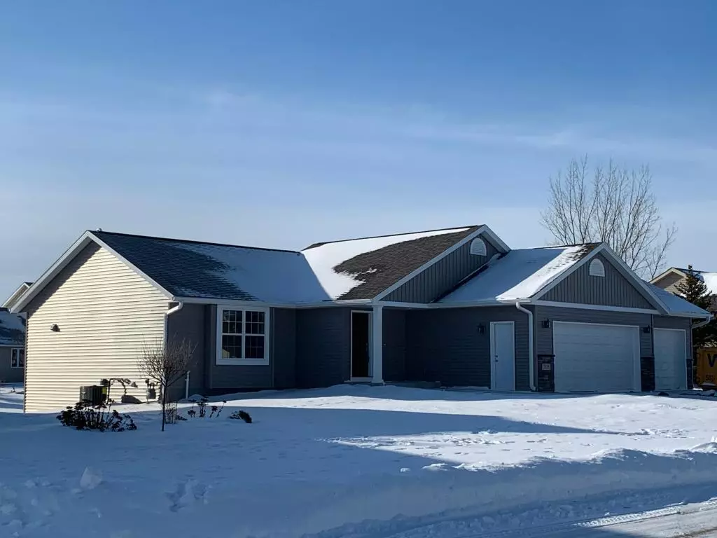 Owatonna, MN 55060,2555 Fox Hollow LN