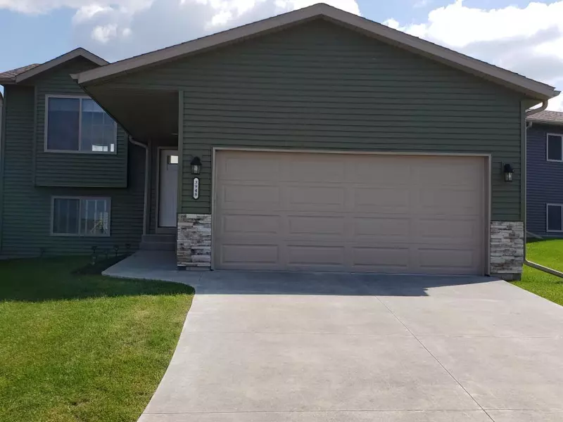 3948 Orchardview LN NW, Rochester, MN 55901