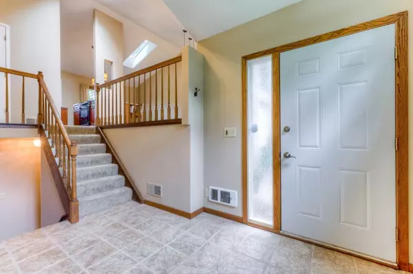 Arden Hills, MN 55112,1140 Hunters CT