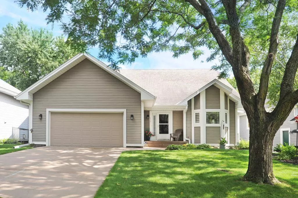 Woodbury, MN 55125,856 Winterberry CT