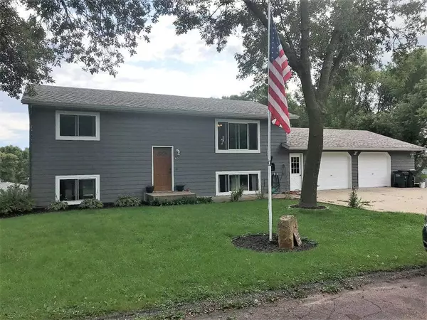 400 Jason DR, Elysian, MN 56028