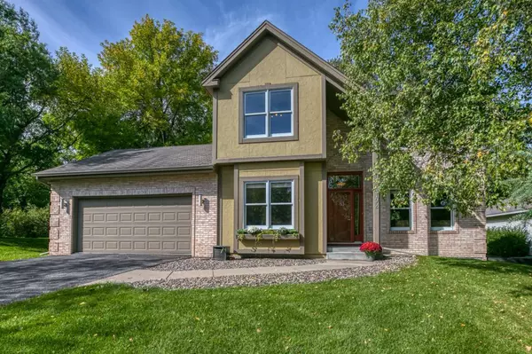 4192 Trail Ridge LN, Minnetonka, MN 55345