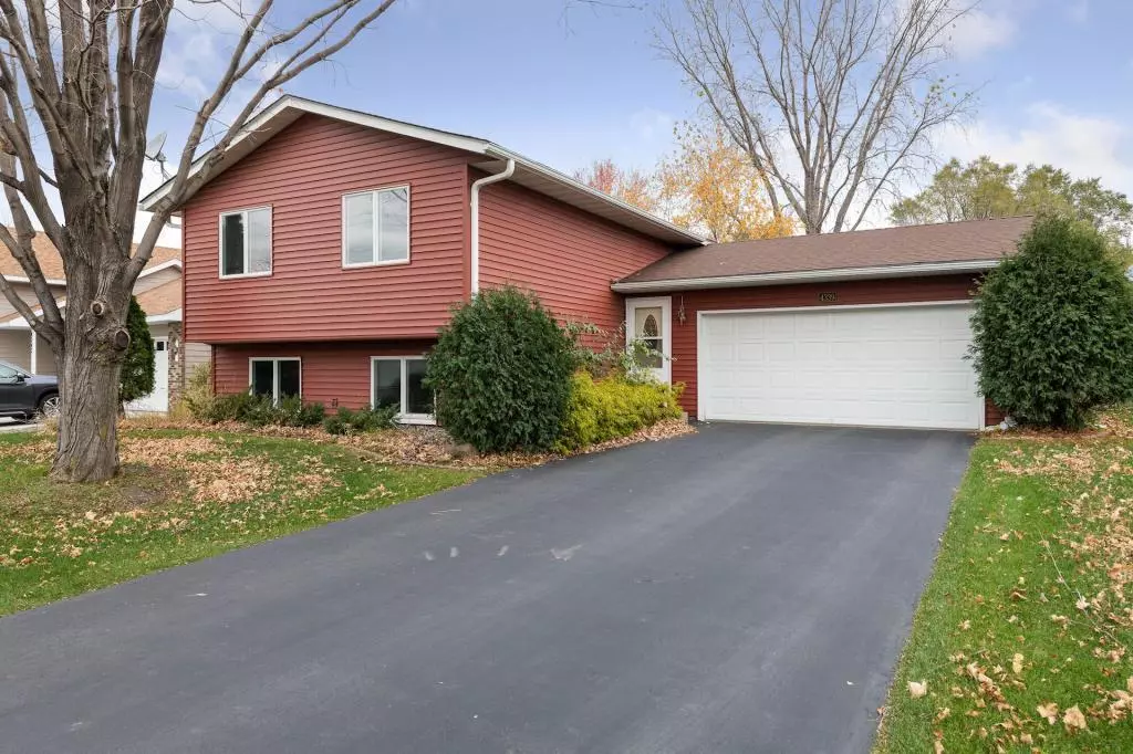 Eagan, MN 55122,4339 Fox Ridge CT