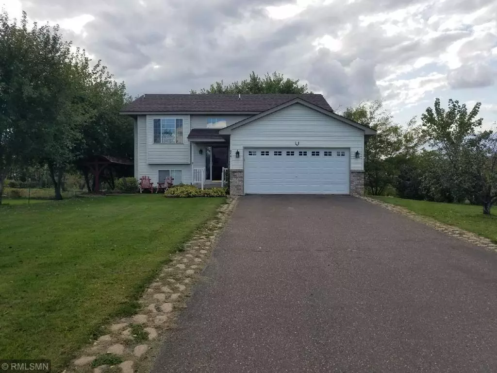 Braham, MN 55006,606 Horseshoe LN