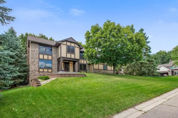 13311 Greenwich CT, Apple Valley, MN 55124