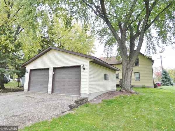 Glencoe, MN 55336,1515 Ives AVE N