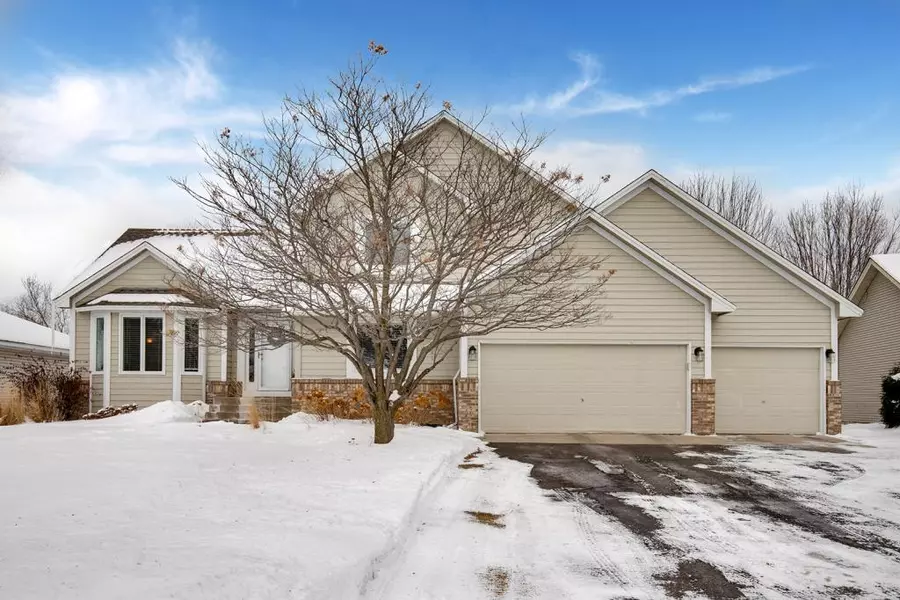 11436 Rosemill CT, Champlin, MN 55316