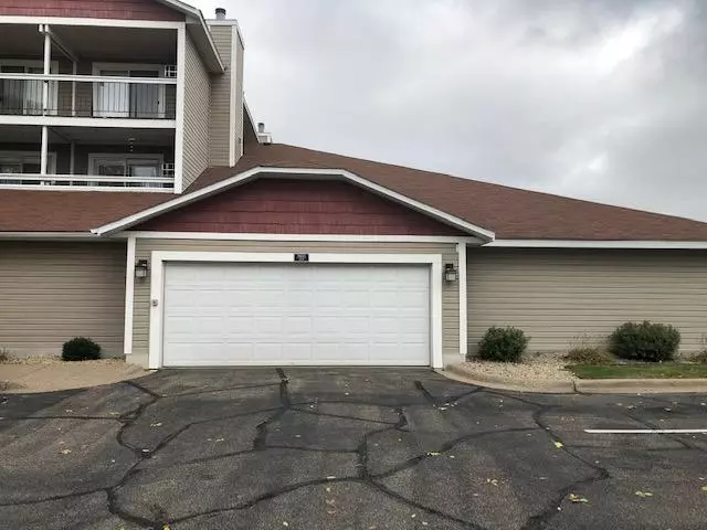 Apple Valley, MN 55124,7600 157th ST W #207