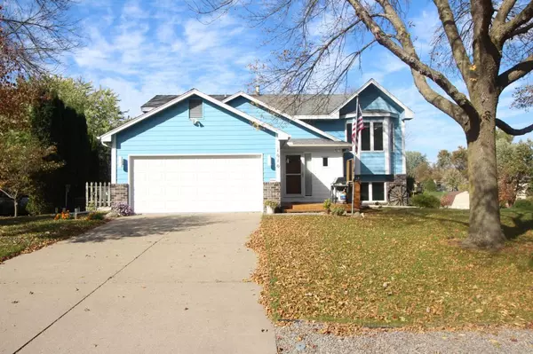 Chanhassen, MN 55317,1010 Saddlebrook TRL