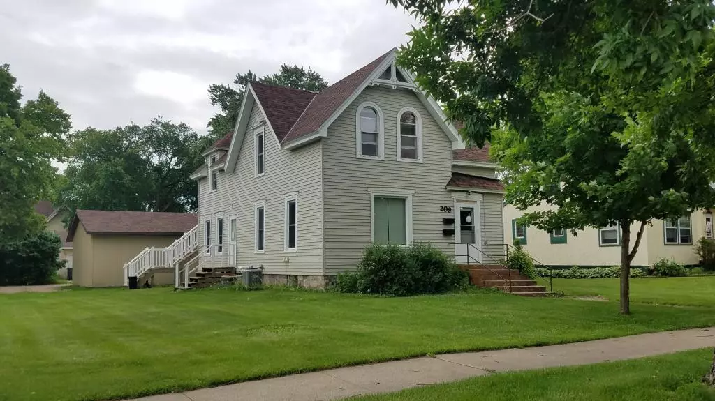 Hutchinson, MN 55350,209 Hassan ST SE