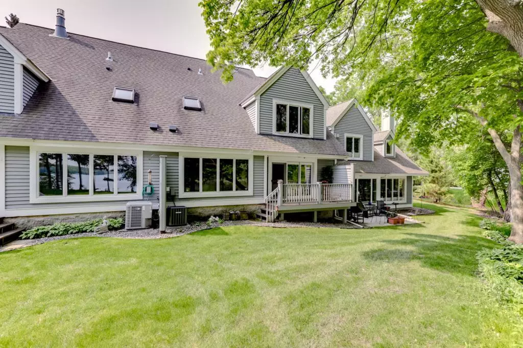 Wayzata, MN 55391,1549 Hollybrook RD