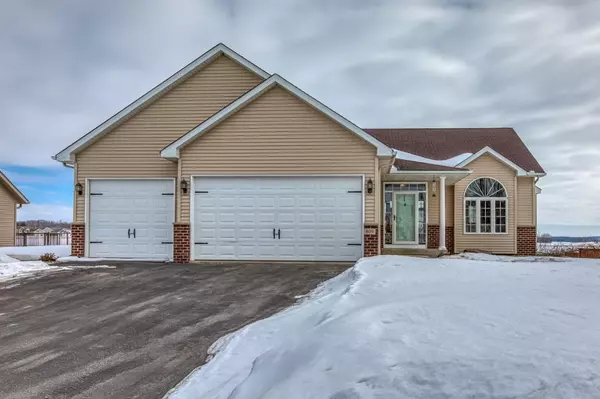 809 Deer TRL, Montgomery, MN 56069