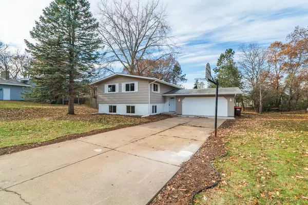 Maplewood, MN 55109,3021 Furness CT