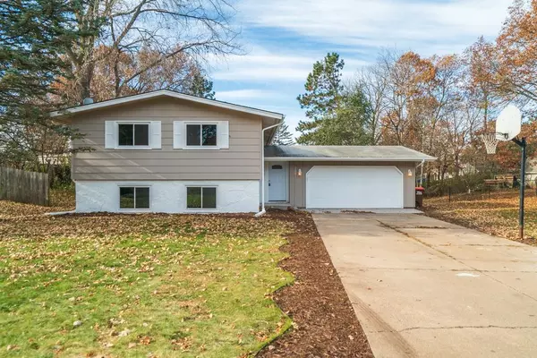 Maplewood, MN 55109,3021 Furness CT