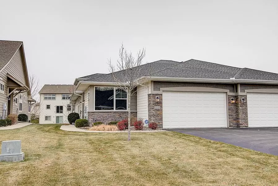 3549 Sawgrass TRL E, Eagan, MN 55123